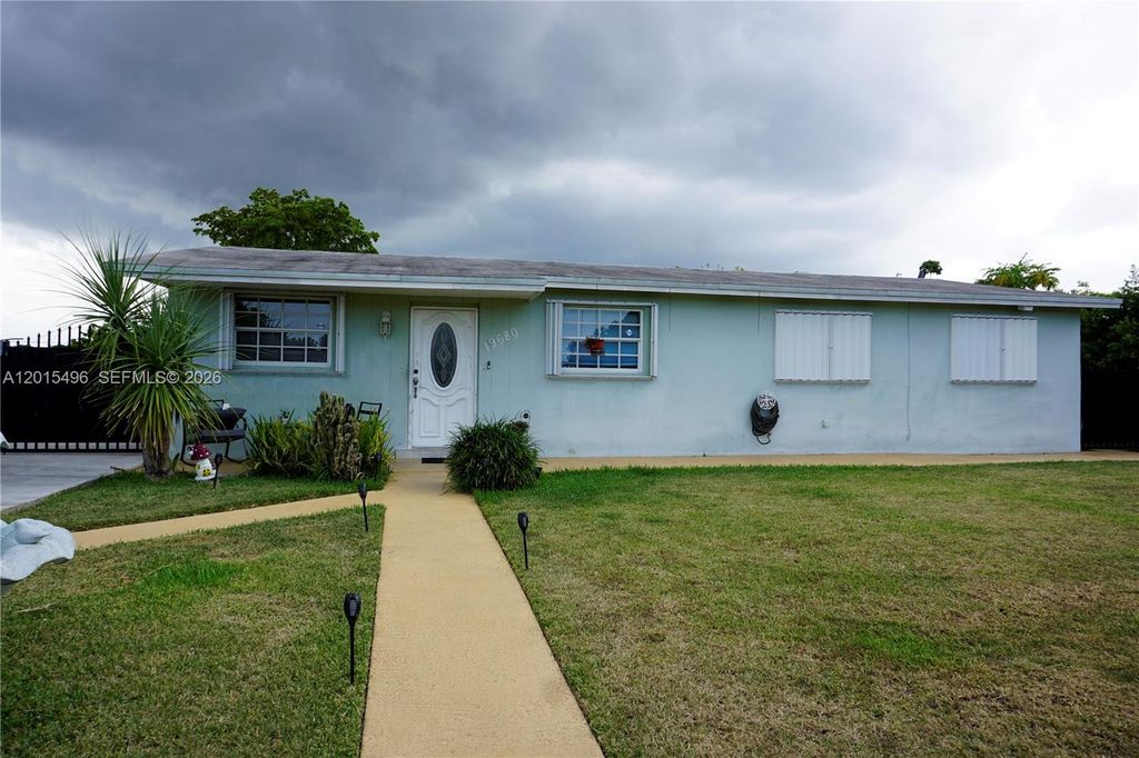 19680 SW 121st Ave, Miami, FL 33177