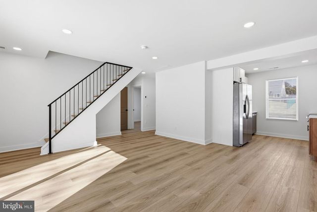 29 ROCKY POOL LN, Levittown, PA 19055