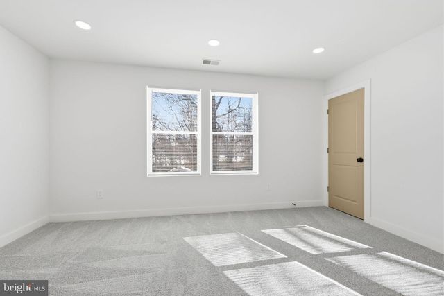 29 ROCKY POOL LN, Levittown, PA 19055