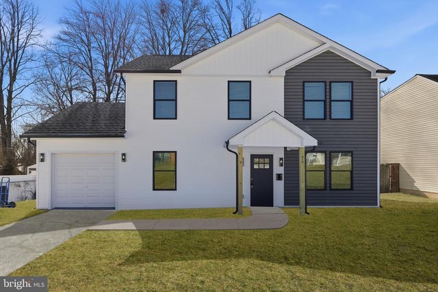 29 ROCKY POOL LN, Levittown, PA 19055