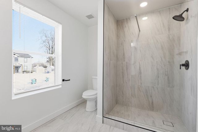29 ROCKY POOL LN, Levittown, PA 19055