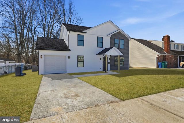 29 ROCKY POOL LN, Levittown, PA 19055