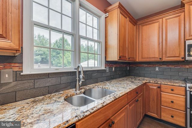 13 STONEYBROOK CT, Columbus, NJ 08022