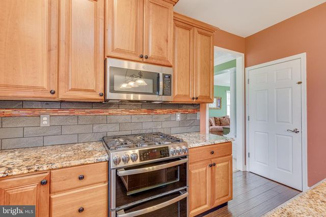 13 STONEYBROOK CT, Columbus, NJ 08022