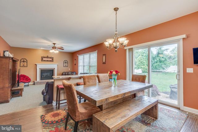 13 STONEYBROOK CT, Columbus, NJ 08022