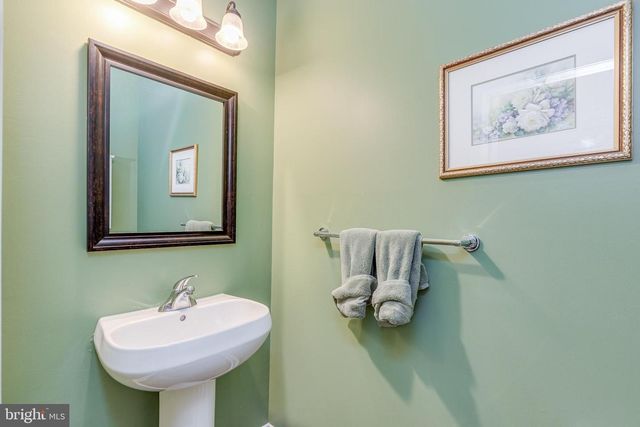 13 STONEYBROOK CT, Columbus, NJ 08022