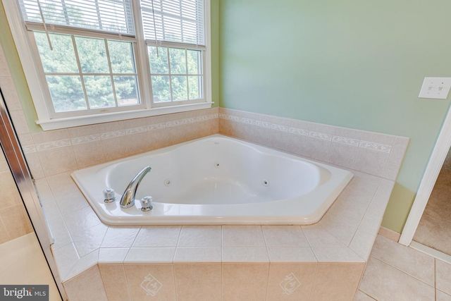 13 STONEYBROOK CT, Columbus, NJ 08022