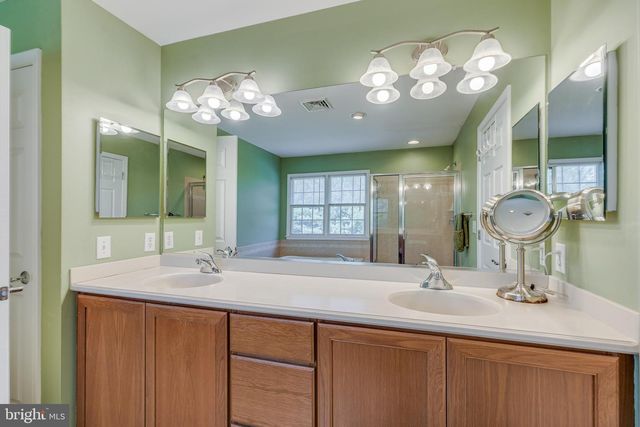 13 STONEYBROOK CT, Columbus, NJ 08022