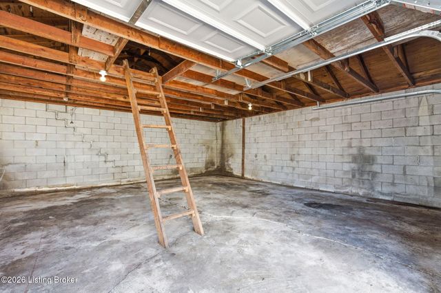 5713 Southern Pkwy, Louisville, KY 40214