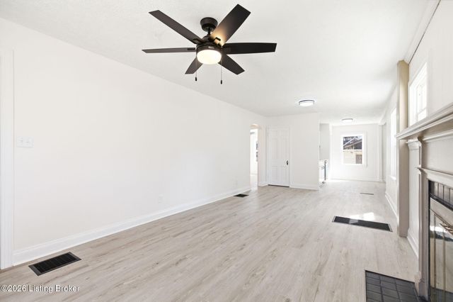 5713 Southern Pkwy, Louisville, KY 40214