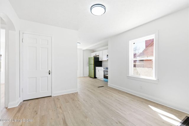 5713 Southern Pkwy, Louisville, KY 40214