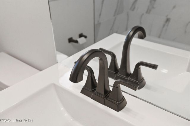 5713 Southern Pkwy, Louisville, KY 40214