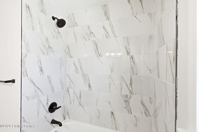 5713 Southern Pkwy, Louisville, KY 40214