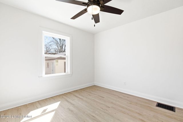 5713 Southern Pkwy, Louisville, KY 40214