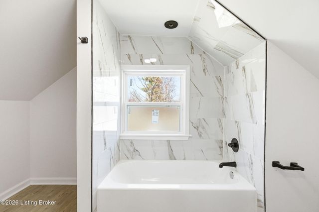 5713 Southern Pkwy, Louisville, KY 40214