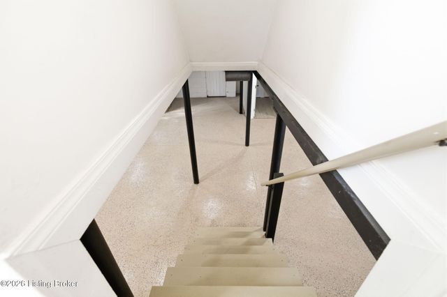 5713 Southern Pkwy, Louisville, KY 40214