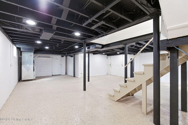 5713 Southern Pkwy, Louisville, KY 40214