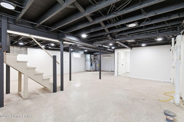 5713 Southern Pkwy, Louisville, KY 40214