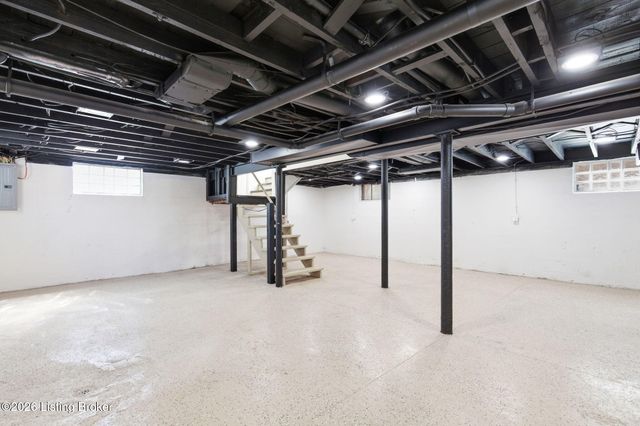 5713 Southern Pkwy, Louisville, KY 40214