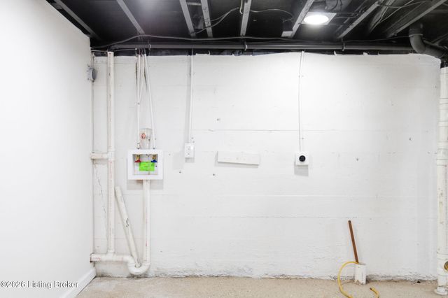 5713 Southern Pkwy, Louisville, KY 40214