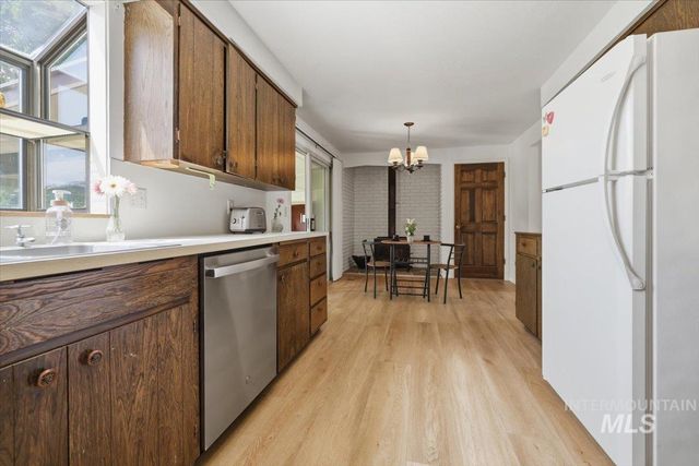 8315 W Valley View Dr, Boise, ID 83704
