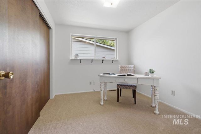 8315 W Valley View Dr, Boise, ID 83704