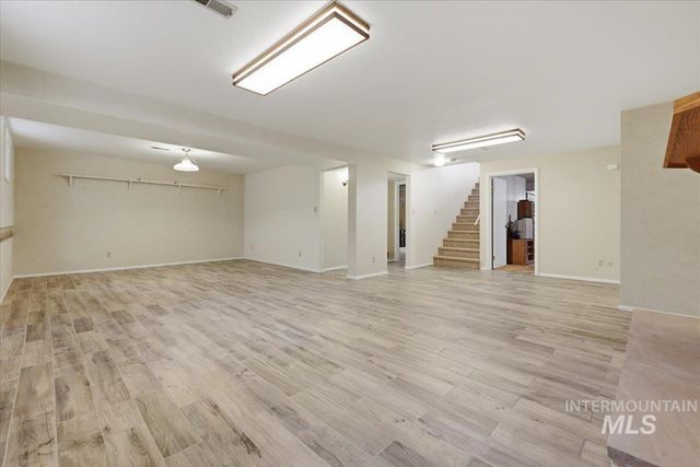8315 W Valley View Dr, Boise, ID 83704