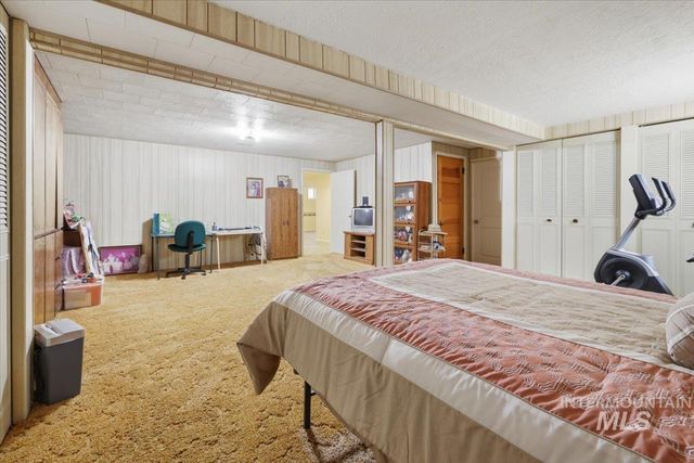 8315 W Valley View Dr, Boise, ID 83704