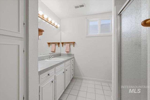 8315 W Valley View Dr, Boise, ID 83704