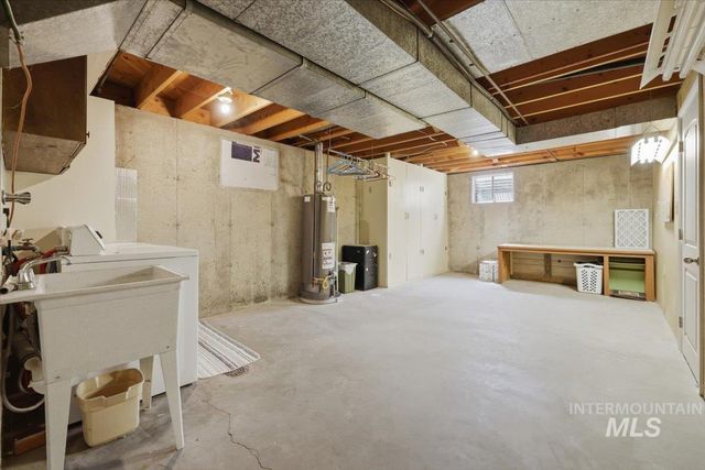 8315 W Valley View Dr, Boise, ID 83704