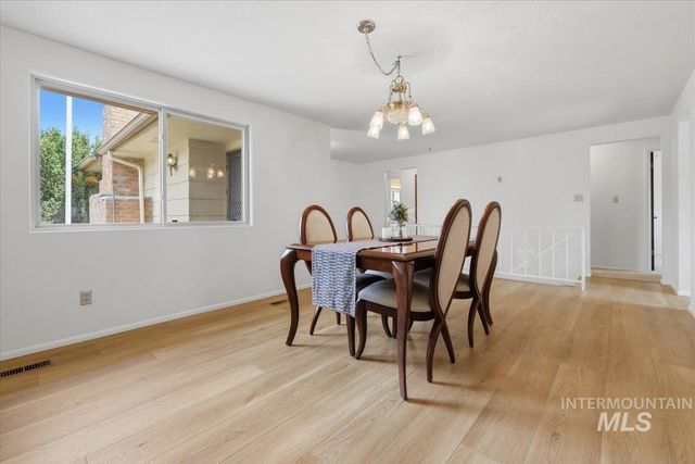 8315 W Valley View Dr, Boise, ID 83704