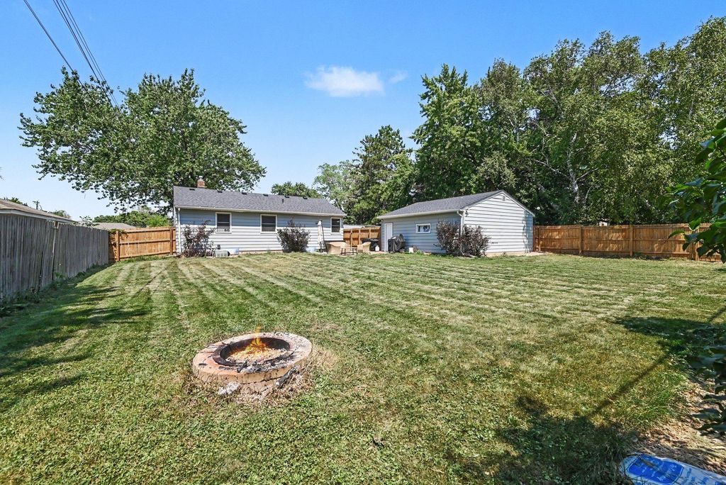1460 Sherren Avenue E, Maplewood, MN 55109 — photo 3