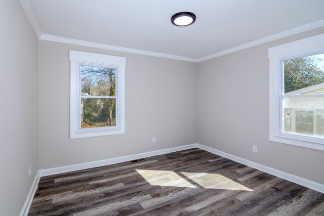 49 Tuskegee Avenue, Greenville, SC 29607