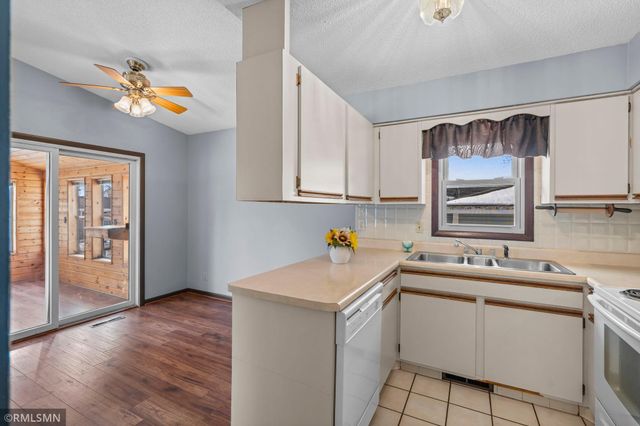 5209 77th Avenue N, Brooklyn Park, MN 55443