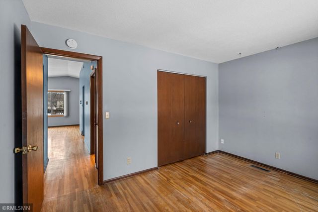 5209 77th Avenue N, Brooklyn Park, MN 55443