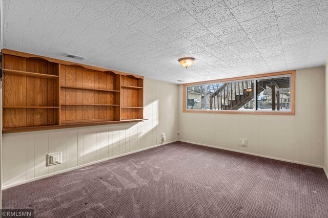 5209 77th Avenue N, Brooklyn Park, MN 55443