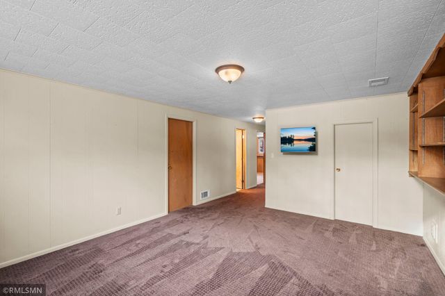 5209 77th Avenue N, Brooklyn Park, MN 55443