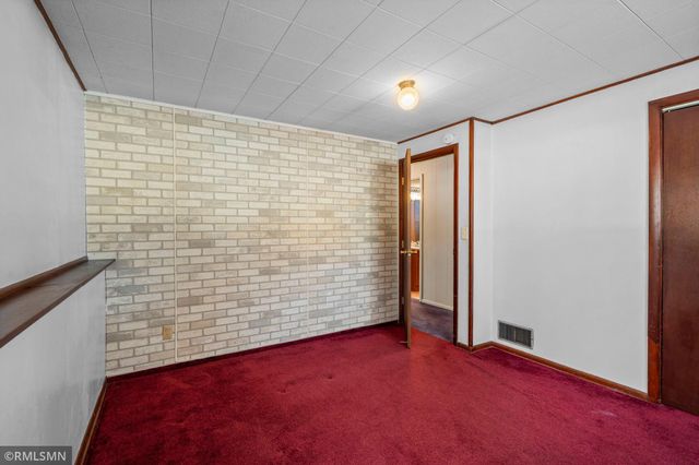 5209 77th Avenue N, Brooklyn Park, MN 55443