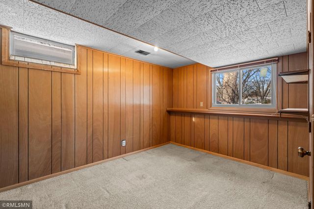 5209 77th Avenue N, Brooklyn Park, MN 55443