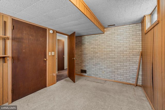 5209 77th Avenue N, Brooklyn Park, MN 55443