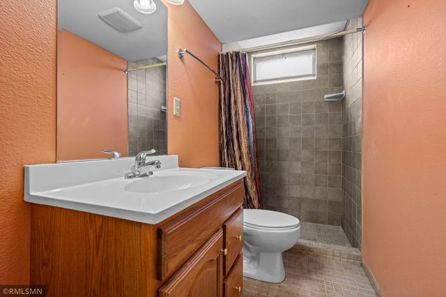 5209 77th Avenue N, Brooklyn Park, MN 55443