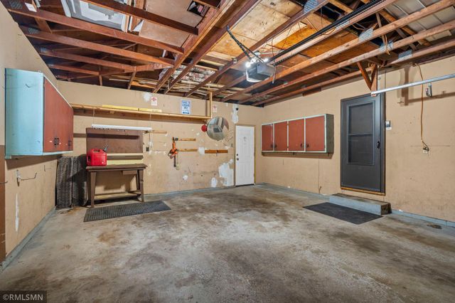 5209 77th Avenue N, Brooklyn Park, MN 55443