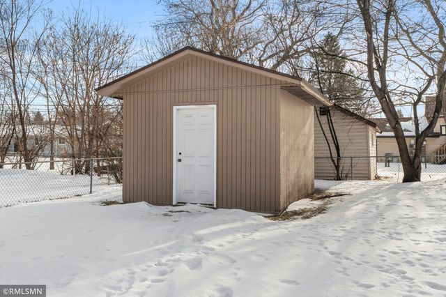 5209 77th Avenue N, Brooklyn Park, MN 55443
