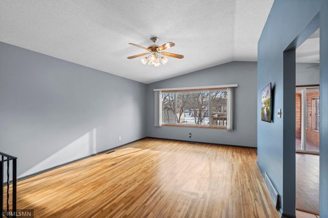 5209 77th Avenue N, Brooklyn Park, MN 55443