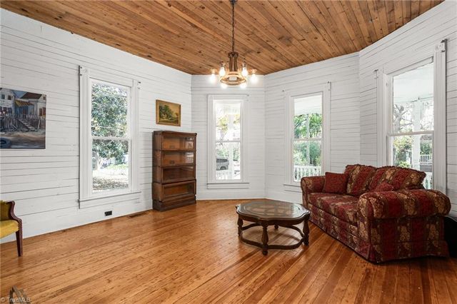 200 Albright Avenue, Graham, NC 27253