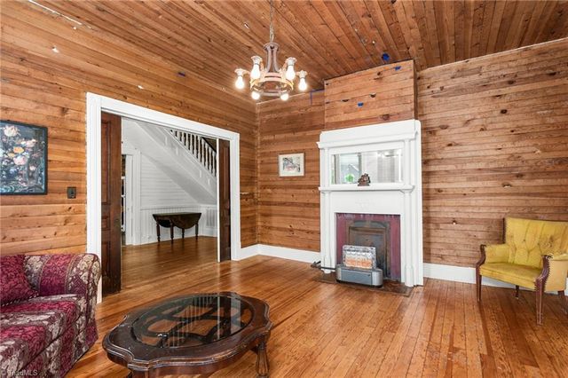 200 Albright Avenue, Graham, NC 27253