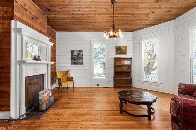 200 Albright Avenue, Graham, NC 27253