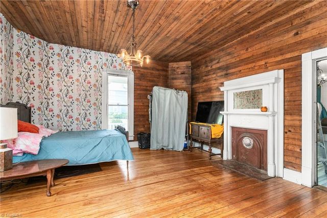 200 Albright Avenue, Graham, NC 27253