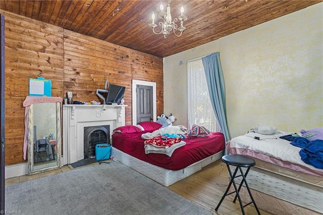 200 Albright Avenue, Graham, NC 27253