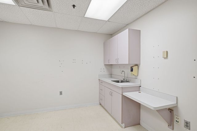 294 N Main St, East Longmeadow, MA 01028